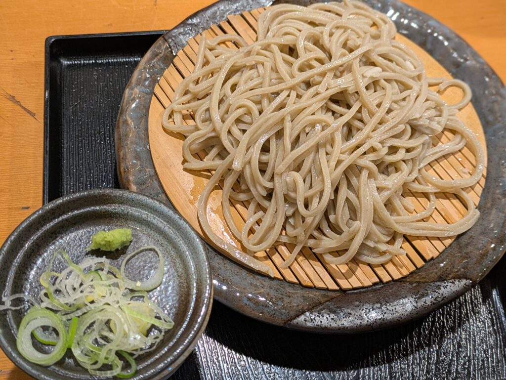 明神そば きやりで味わう十四代とざる蕎麦の組み合わせ